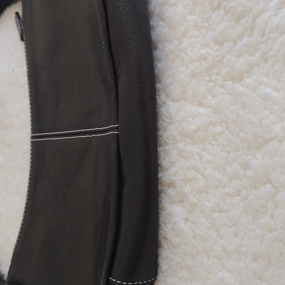 Wilson's Leather Maxima Black Leather Purse/Bag - Picture 4 of 12